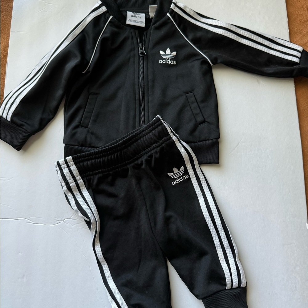 Adidas baby two piece jogger suit NWOT 3-6 Mths